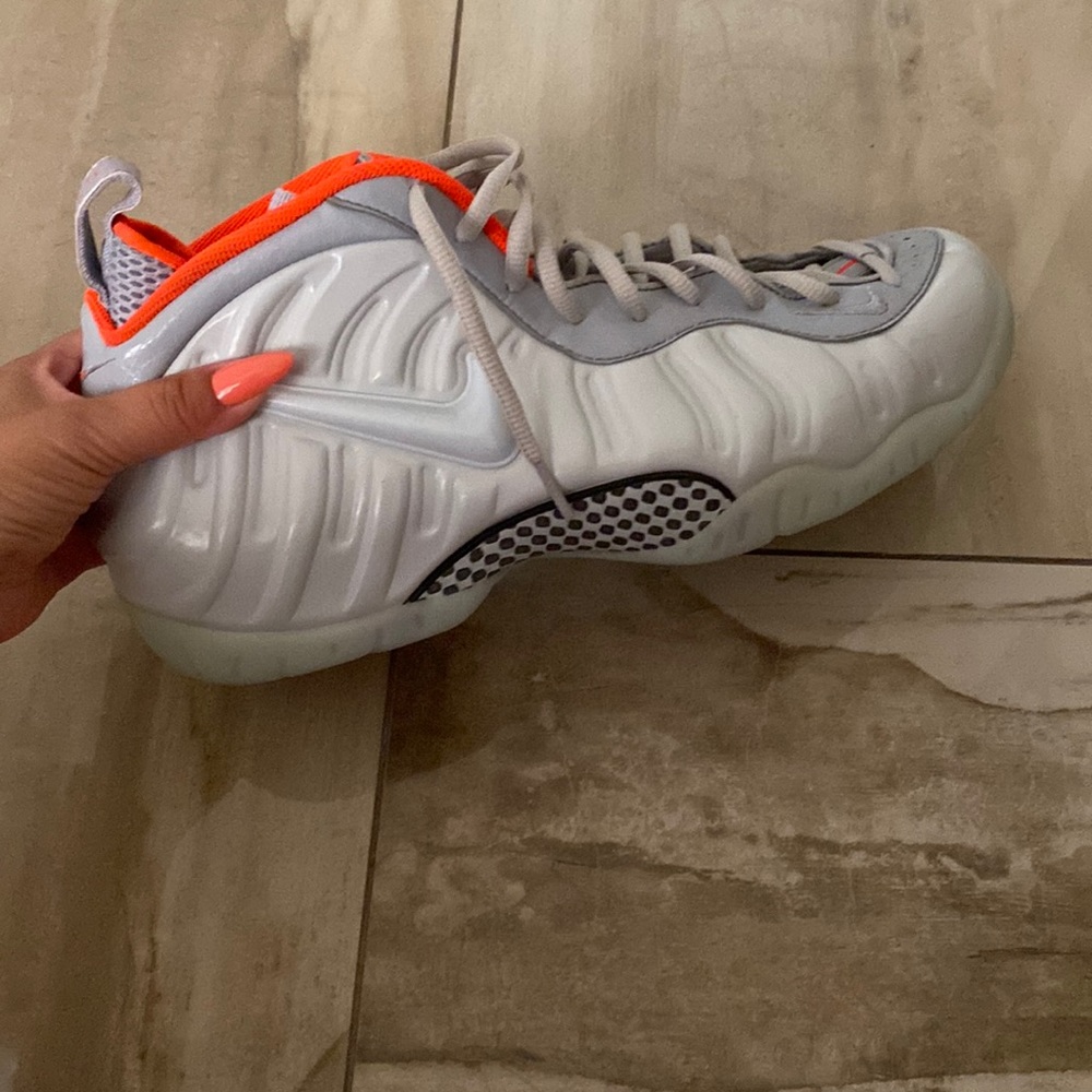 Right foam posits